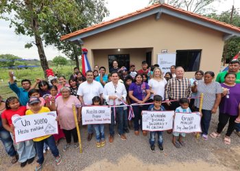 25 familias Toba-Qom reciben sus viviendas propias en Benjamín Aceval