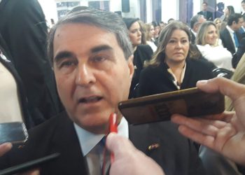 Franco: «Peña tiene todas las atribuciones de viajar, pero no hay resultados»