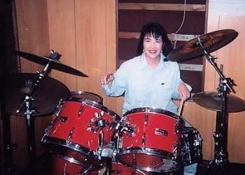 Nueva Primera Ministra japonesa admira a Margareth Thatcher y fue baterista de metal