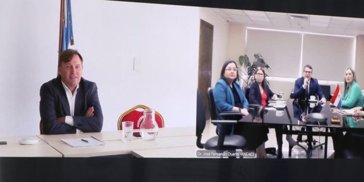 ANEAES Y CONEAU firman convenio para fortalecer la evaluación y acreditación universitaria en la región