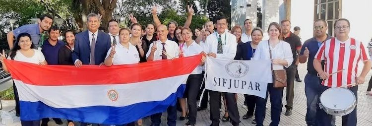 Funcionarios judiciales anuncian huelga general de 30 días por reajuste salarial