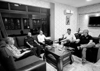 Peña ordena “despliegue total” para capturar a sicarios de militar