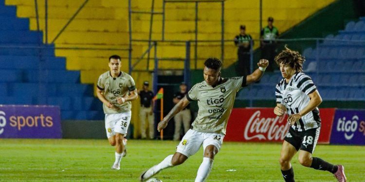 En tanda de penales, Guarani eliminó a Libertad