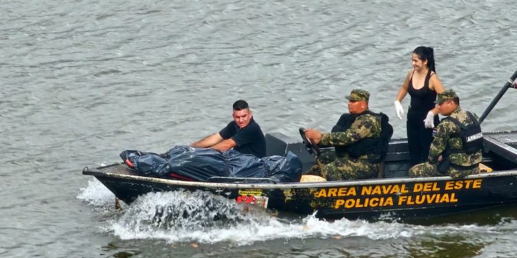 Hallan cuerpo de ciudadano brasileño con múltiples impactos de bala en el río Paraná