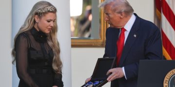 EE.UU no permite ingreso de extranjeros que hablen mal de Charlie Kirk