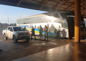 Hallan sin vida a un pasajero dentro de un colectivo al llegar a PJC
