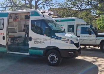 Dos nuevas y modernas ambulancias fortalecen la cobertura de salud en Ñeembucú