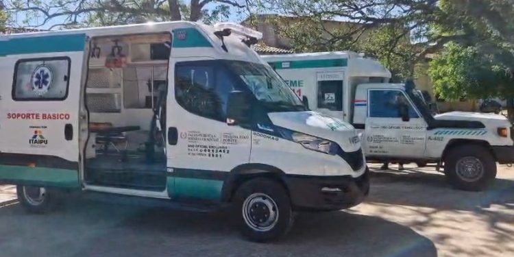 Dos nuevas y modernas ambulancias fortalecen la cobertura de salud en Ñeembucú