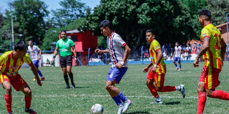 3 de Noviembre quedó como solitario líder en la 3ra división