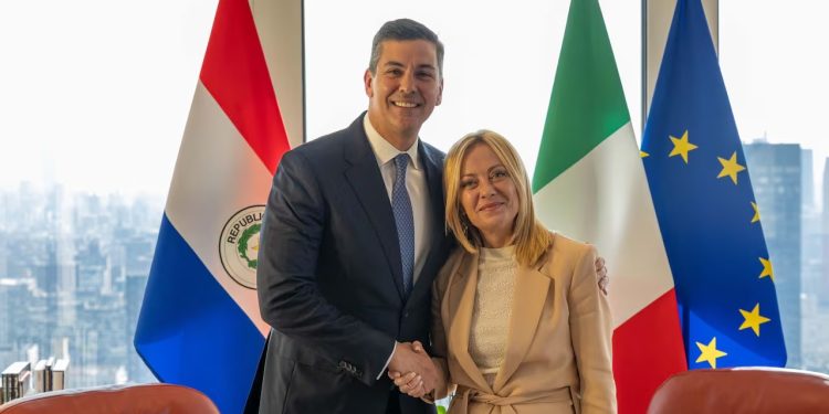 Santiago Peña viajará a Italia por invitación de Giorgia Meloni