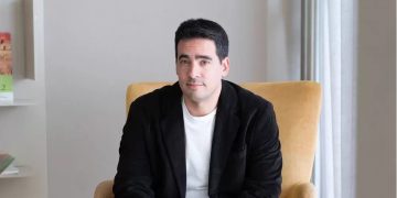 Diputado argentino destaca que el hecho de que Milei haya hecho campaña ayudó a su victoria