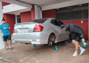 Encarnación: Roban las cuatro ruedas de un vehículo en el Barrio Ka’aguy Rory