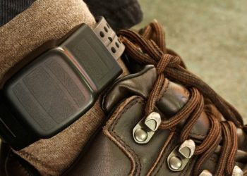 Afirman que jueces tienen miedo de ordenar uso de tobilleras electrónicas