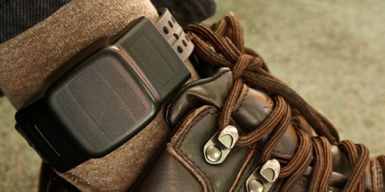 Afirman que jueces tienen miedo de ordenar uso de tobilleras electrónicas