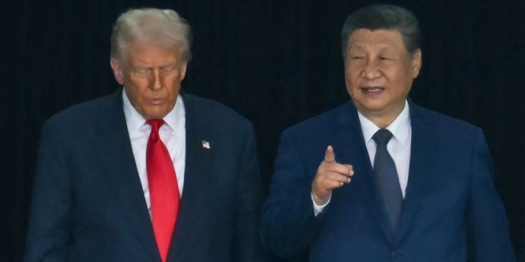 Trump reduce un 10% los aranceles a China y Xi suspende restricciones a las tierras raras