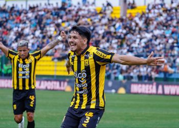 Guarani se adueñó del clásico más añejo y sigue como único líder