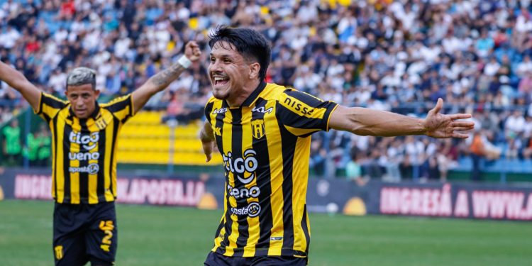 Guarani se adueñó del clásico más añejo y sigue como único líder