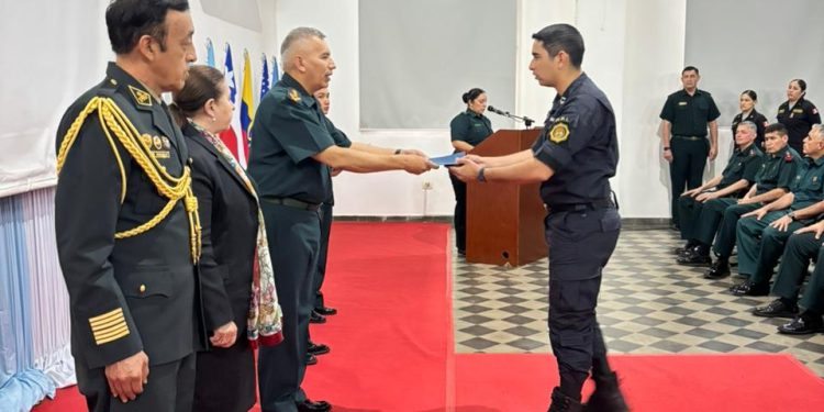 Entregan títulos a participantes del Curso «Policía de las Naciones Unidas»