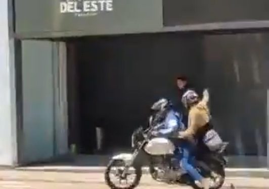 Asaltan a un cambista frente al Shopping del Este
