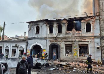 Nuevos ataques aéreos rusos provocan muertes y cortes de energía en Ucrania