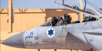 Israel reanuda bombardeos en Gaza tras acusar a Hamás de violar el alto el fuego