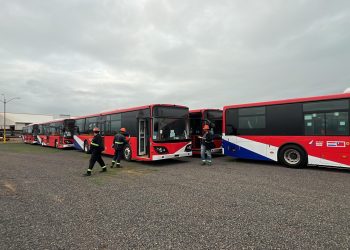 Buses eléctricos empezarán a circular desde diciembre, dice MOPC