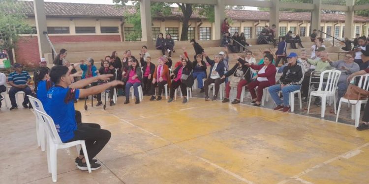 Jornada de atención médica para adultos mayores en Encarnación