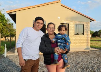 MUVH entrega hogares a unas 75 familias de Paraguarí