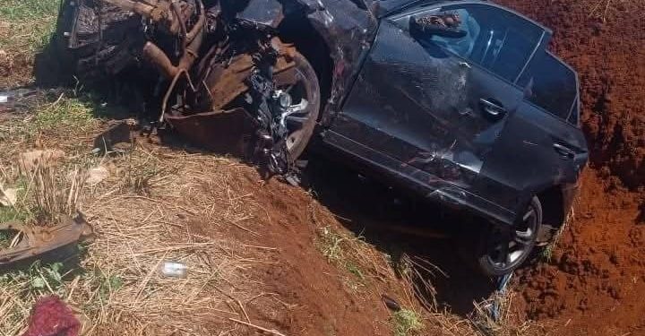 Un fuerte choque dejó dos fallecidos y varios heridos, entre ellos un niño