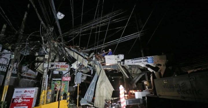 Aumentan a 72 los fallecidos por terremoto en Filipinas