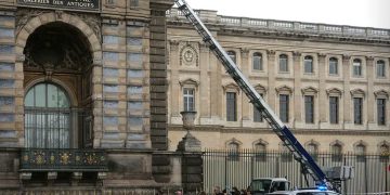 Robaron las joyas de Napoleón en el Louvre
