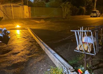 Columna tumbada por «robacables» deja sin luz a un barrio de San Lorenzo