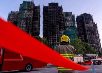 Asciende a 128 la cifra de muertos del incendio de Hong Kong