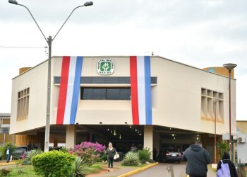 Hospital de Itauguá realiza primer implante de válvula cardíaca sin suturas