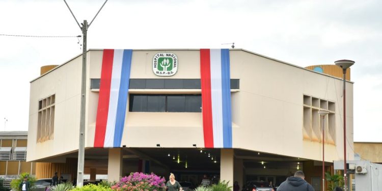 Hospital de Itauguá realiza primer implante de válvula cardíaca sin suturas