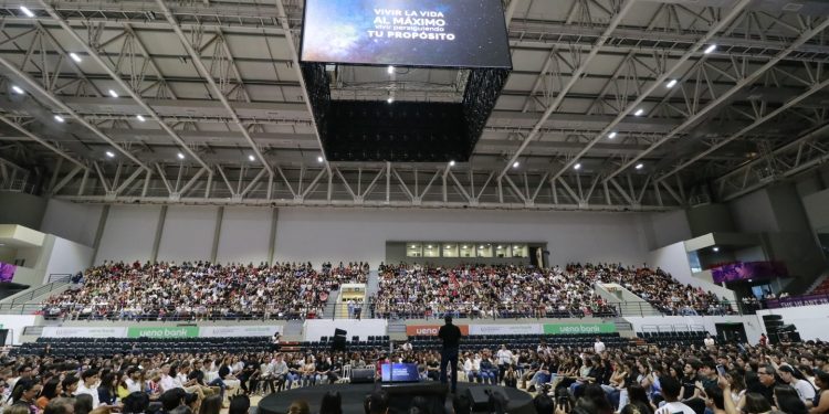 Masiva participación juvenil en Congreso Internacional de Salud Mental
