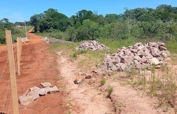 Propietario afirma que MOPC construyó un puente que perjudicaría su establecimiento