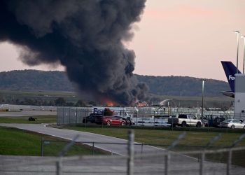 Asciende a 12 la cifra de muertos tras accidente de avión de carga de UPS en EE.UU