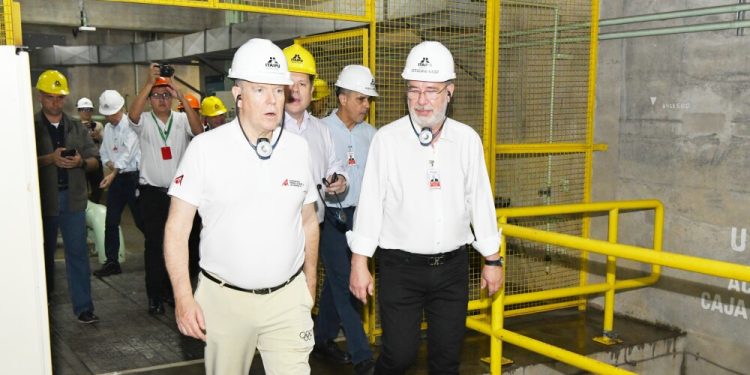 Príncipe de Mónaco visitó Itaipú y destacó su magnitud