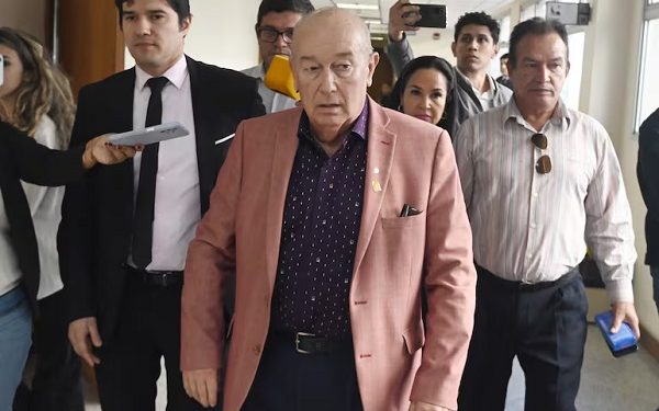 Ordenan captura a nivel nacional del ex ministro de la Corte Miguel Óscar Bajac