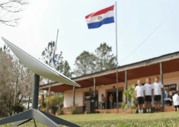 COPACO concreta acuerdo con Starlink para dar internet a escuelas rurales