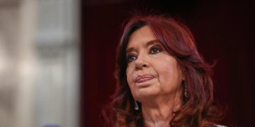 Arrancó el mayor juicio por corrupción contra CFK y otros 86 imputados en Argentina
