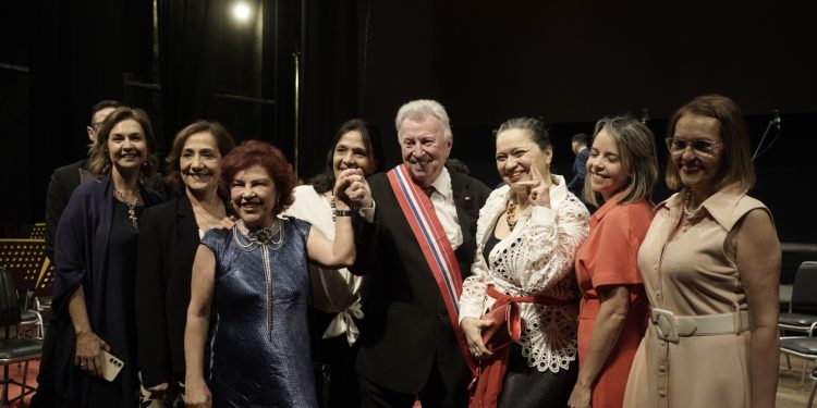 Luis Szarán es reconocido con la Orden Nacional del Mérito