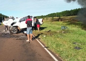 Dos paraguayos mueren en un choque frontal en Corrientes