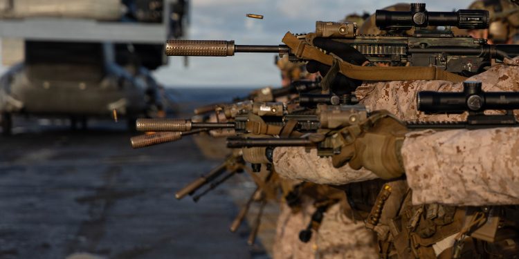 EE.UU intensificó sus maniobras militares con ejercicios de fuego real en el Mar Caribe