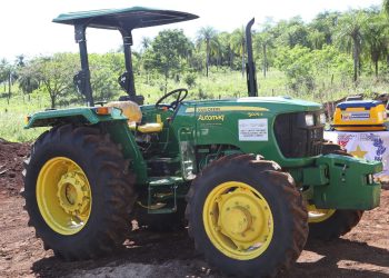 MAG entrega tractores e inaugura centro de acopio en Cerro Corá