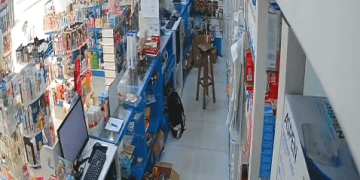 Detienen a supuestos responsables de robos a farmacias en San Antonio