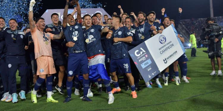 Con dos paraguayos, Independiente Rivadavia ganó la Copa Argentina 2025