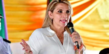 Justicia boliviana anula condena contra expresidenta Añez