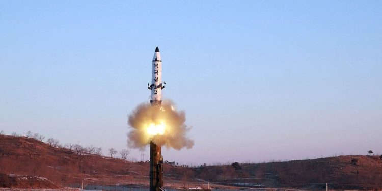 EE.UU. condena nuevo lanzamiento de misil norcoreano